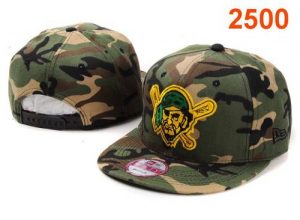 Men's Pittsburgh Pirates #21 Roberto Clemente Stitched New Era Digital Camo Memorial Day 9FIFTY Snapback Adjustable Hat